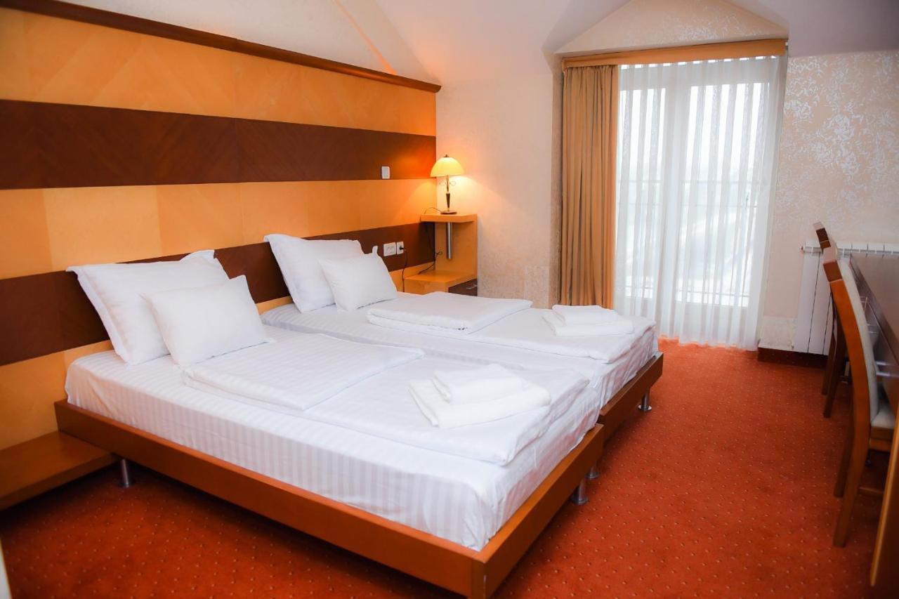 Hotel Marshal Niksic ภายนอก รูปภาพ