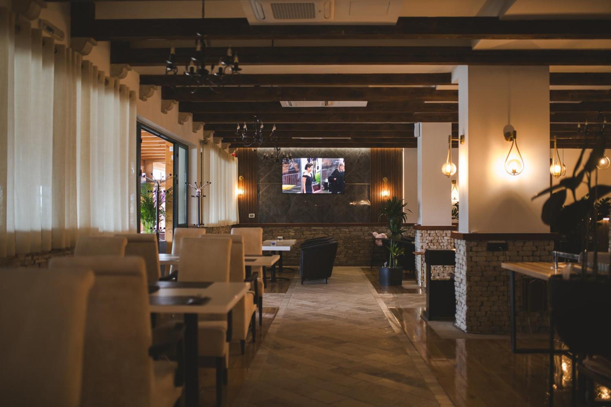 Hotel Marshal Niksic ภายนอก รูปภาพ