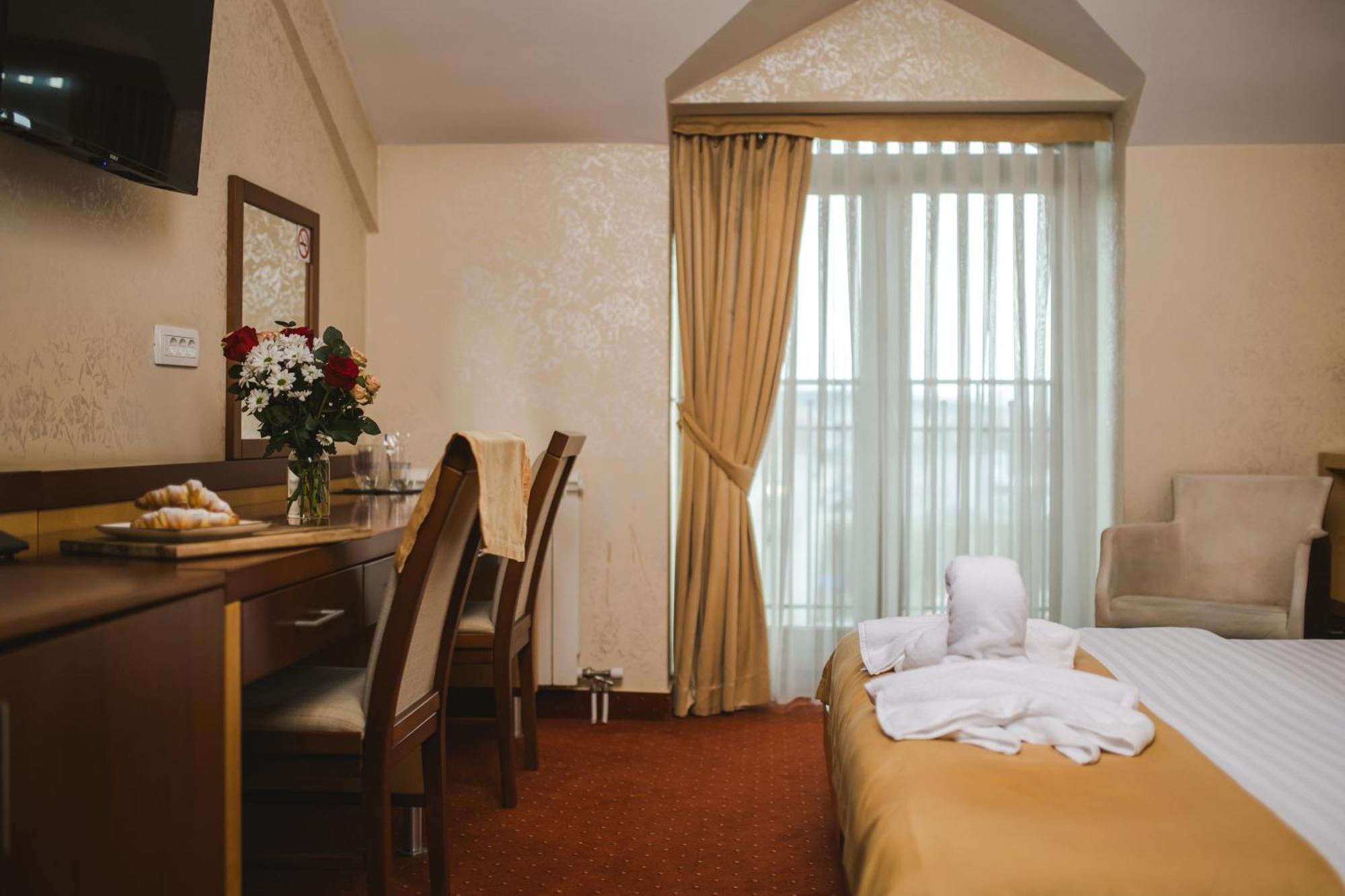 Hotel Marshal Niksic ภายนอก รูปภาพ