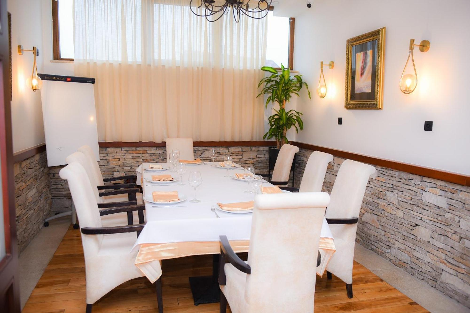 Hotel Marshal Niksic ภายนอก รูปภาพ